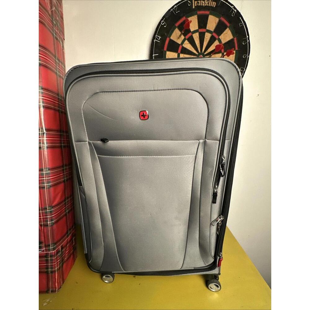 29 Inch Swiss Gear Suitcase with 360 Degree Wheels & Retractable Handle